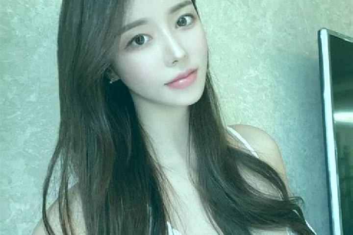 Maya, 23 — Escort in Sujiadang, China