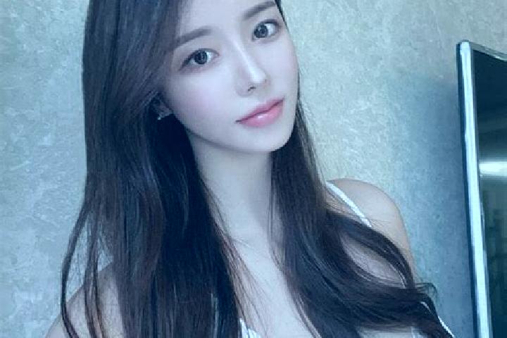 Maya, 23 — Escort in Xiaohemiao, China