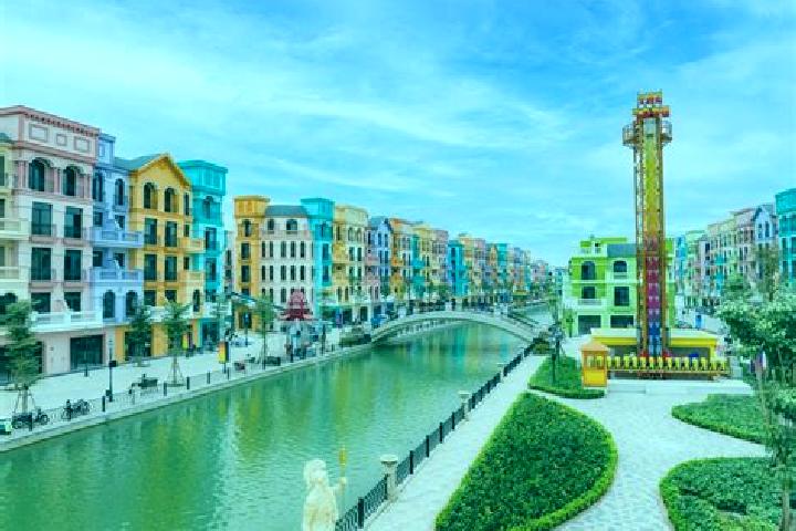 Maya, 23 — Escort in Yinhai, China