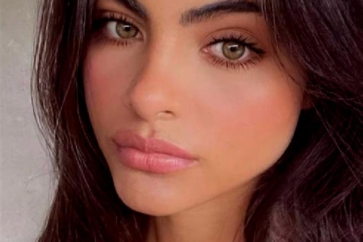 Maya, 24, a black green-eyed european companion based in Farij Kulayb. Offering 69, Party Girl, Travel Companion. Available for incall and outcall, day and e...