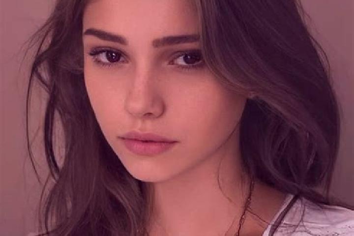 Maya, 24, a chestnut grey-eyed slavic companion based in Fontanigorda. Offering BDSM, Couples, Deep French Kissing, Girlfriend Experience, Dinner Date. Avail...