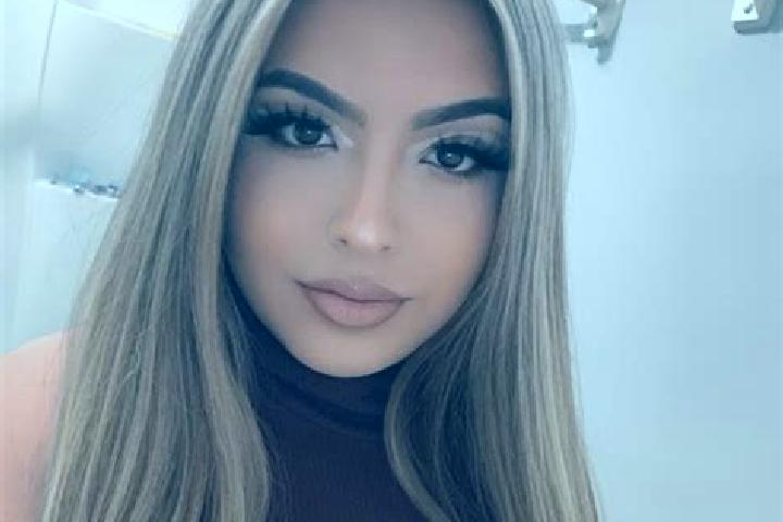 Maya, 24, a platinum blonde grey-eyed latina companion based in Reforma de Lazaro Cardenas (El Aterrizaje). Offering Fetish, BDSM, Couples. Available for inc...