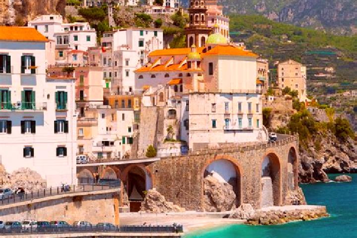 Maya, 24 — Escort in Busano, Italy