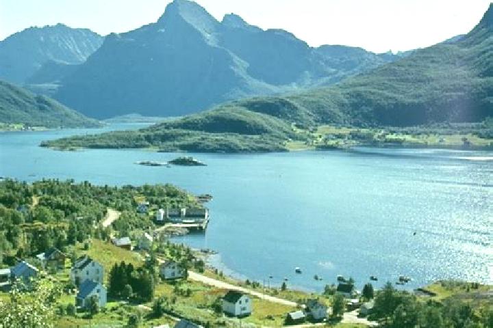 Maya, 24 — Escort in Sigerfjord, Norway