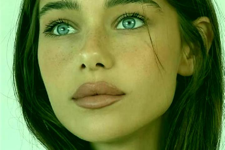 Maya, 25, a brunette brown-eyed asian companion based in Zuidzijde. Offering Domination, Travel Companion, Couples, Deep French Kissing. Available for incall...