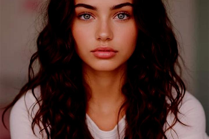 Maya, 25, a chestnut amber-eyed mediterranean companion based in Yabarak. Offering Erotic Massage, Domination, Travel Companion, Deep French Kissing. Availab...