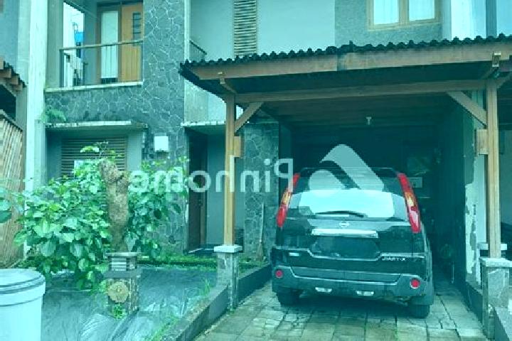 Maya, 25 — Escort in Cisitu Kaler, Indonesia