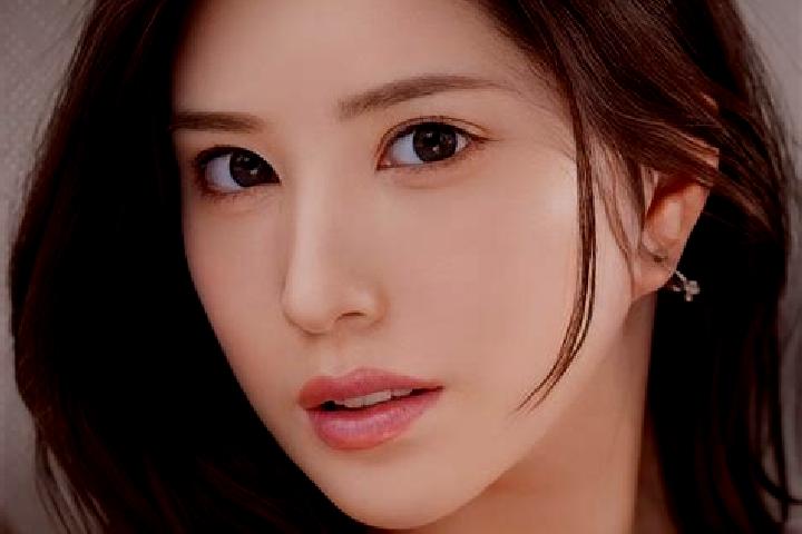 Maya, 25 — Escort in Hikari, Japan