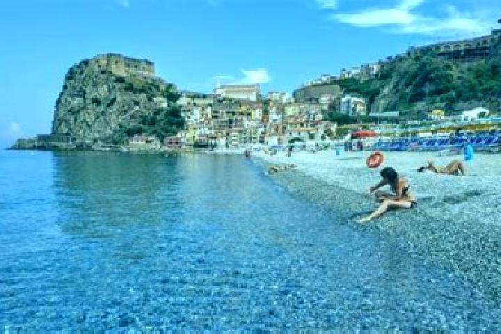 Maya, 25 — Escort in Scilla, Italy