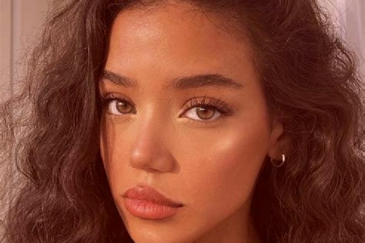 Maya, 26, a black brown-eyed european companion based in Grues. Offering Dinner Date, Travel Companion, Couples. Available for incall and outcall, overnight ...
