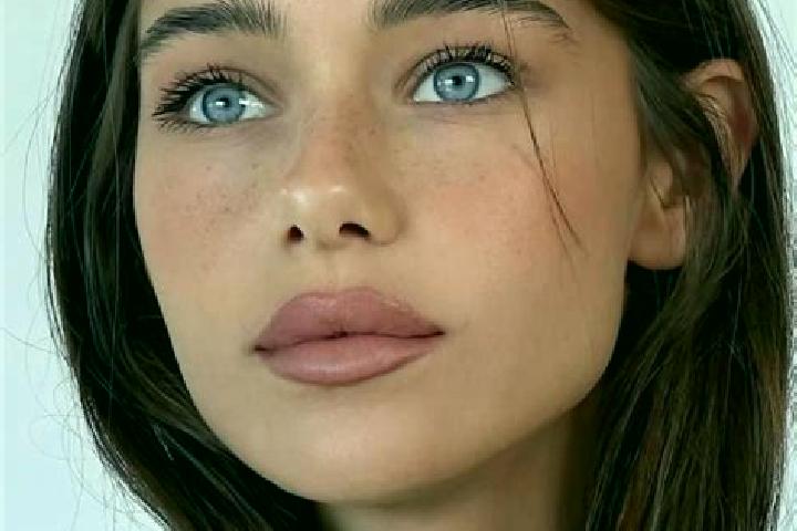 Maya, 26, a brunette brown-eyed indian companion based in Krsko. Offering Duos, Girlfriend Experience, Domination, Massage, Dinner Date. Available for incall...