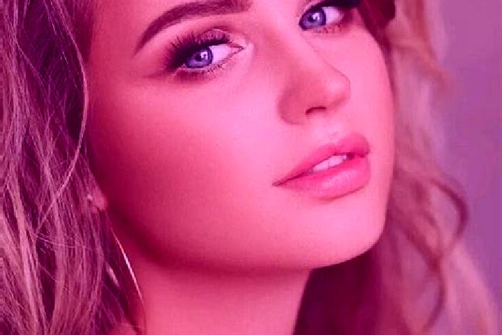 Maya, 26, a dark blonde blue-eyed ebony companion based in Duofudu. Offering Striptease, Party Girl, Couples, Fetish, Dinner Date. Available for incall and o...