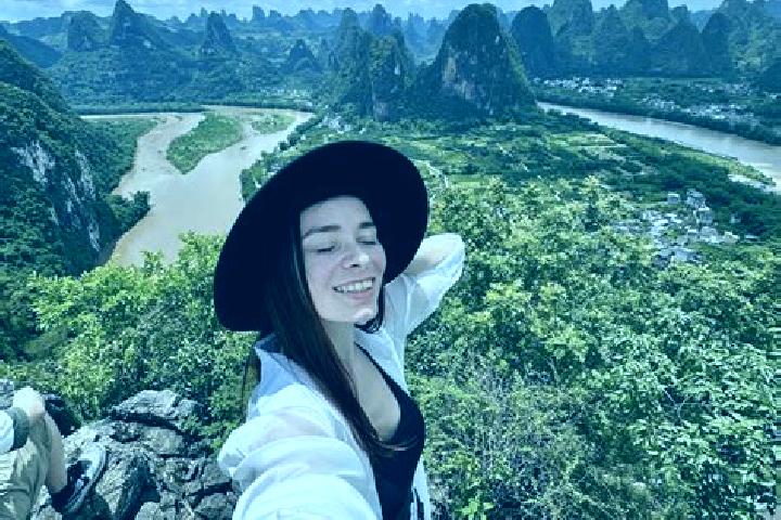 Maya, 26 — Escort in Longtoushan, China