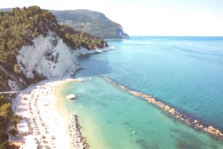 Maya, 26 — Escort in San Giorgio di Pesaro, Italy