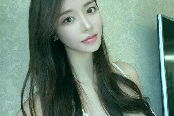 Maya, 26 — Escort in Xishaping, China