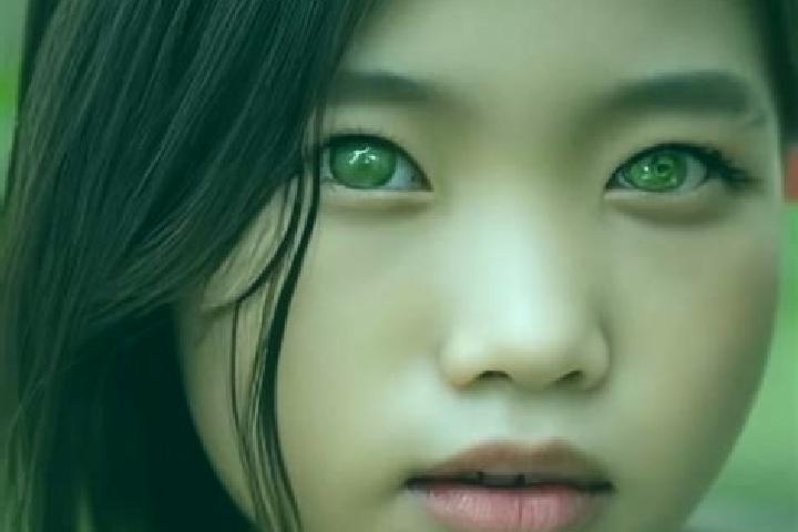 Maya, 27, a black green-eyed asian companion based in Sur Bahir. Offering Tantra, Dinner Date, GFE. Available for incall and outcall, day and evening dates.