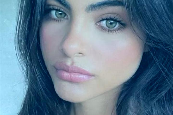 Maya, 27, a brunette dark-eyed middle eastern companion based in White Horse. Offering Dinner Date, Girlfriend Experience, Overnight, 69, Massage. Available ...