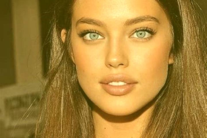 Maya, 27, a chestnut grey-eyed caucasian companion based in Llusco. Offering Deep French Kissing, CIM, Overnight. Available for incall and outcall, day and e...