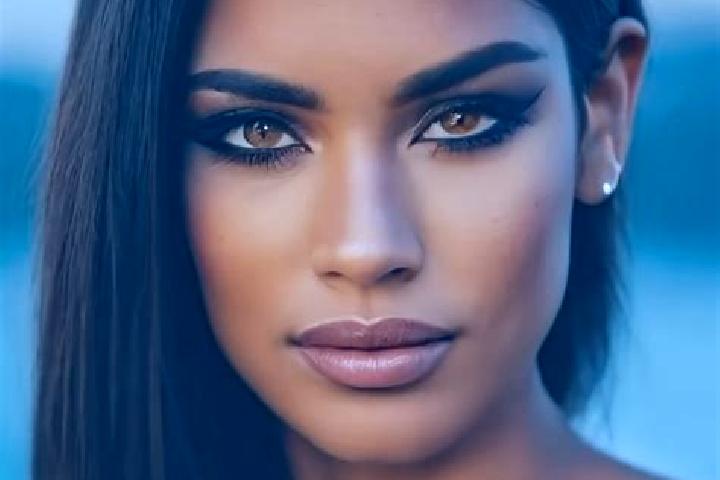 Maya, 27, a chestnut hazel-eyed latina companion based in Orichi. Offering Overnight, Striptease, Domination, Duos. Available for incall and outcall, overnig...