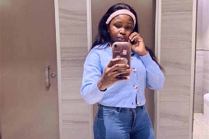 Maya, 27 — Escort in Ha-Mavhunga, South Africa