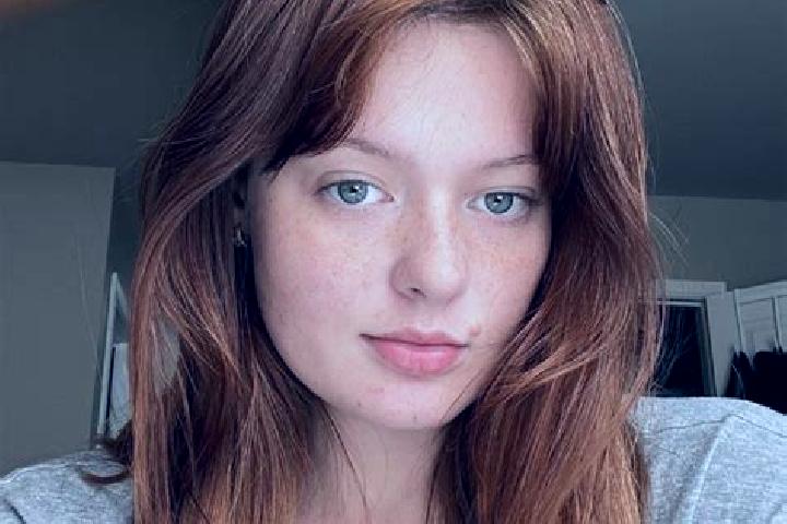 Maya, 28, a auburn grey-eyed mediterranean companion based in Jesenice. Offering Girlfriend Experience, Deep French Kissing, Erotic Massage. Available for in...