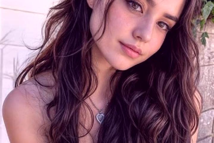 Maya, 28, a auburn hazel-eyed caribbean companion based in El Tio. Offering CIM, Deep French Kissing, Duos, BDSM. Available for incall and outcall, day and e...