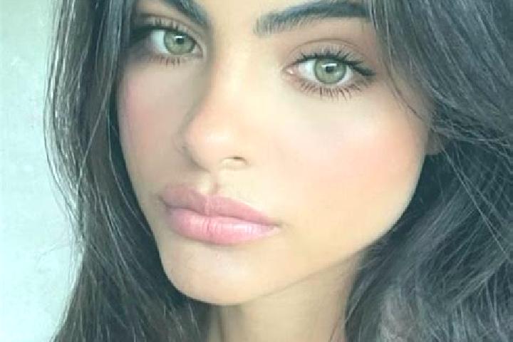 Maya, 28, a blonde dark-eyed indian companion based in Barzano. Offering Roleplay, Party Girl, Massage, Striptease, Duos. Available for incall and outcall, d...
