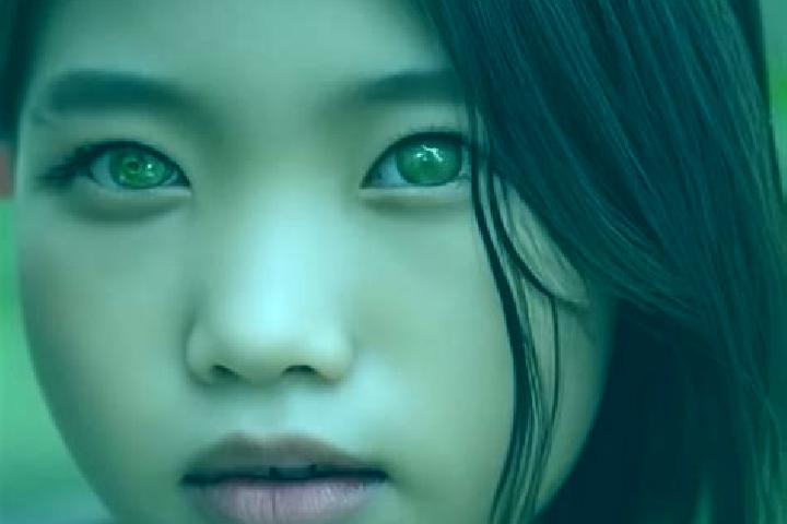 Maya, 28, a red green-eyed asian companion based in Pinaring. Offering Overnight, Tantra, CIM. Available for incall and outcall, overnight bookings available.