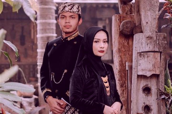 Maya, 28 — Escort in Manis Mekarwangi, Indonesia