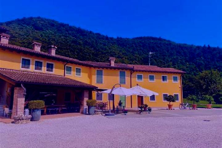 Maya, 28 — Escort in Semproniano, Italy
