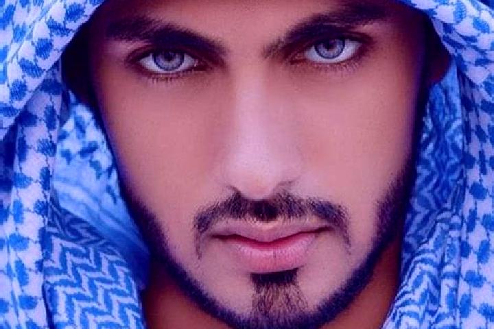 Maya, 29, a auburn blue-eyed middle eastern companion based in Broek op Langedijk. Offering Roleplay, Travel Companion, Striptease. Available for incall and ...