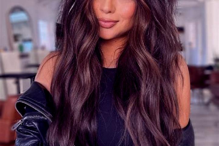 Maya, 29, a brunette dark-eyed asian companion based in Schleife. Offering Erotic Massage, Fetish, Striptease. Available for incall and outcall, day and even...