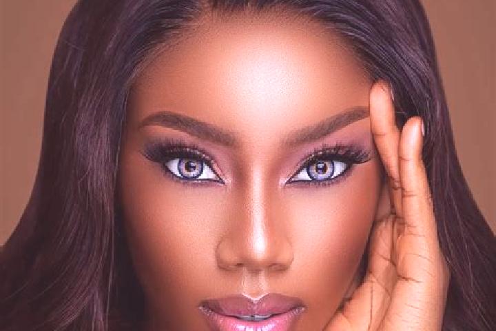 Maya, 29, a chestnut blue-eyed ebony companion based in Suedstadt. Offering Massage, Domination, GFE. Available for incall and outcall, day and evening dates.