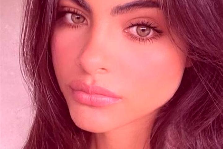Maya, 29, a dark blonde green-eyed indian companion based in Tola Chain. Offering Party Girl, Girlfriend Experience, Dinner Date. Available for incall and ou...