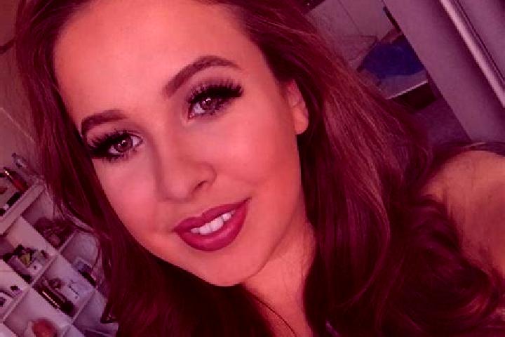 Maya, 29, a red brown-eyed caucasian companion based in Doboua. Offering Deep French Kissing, A-Level, Girlfriend Experience, 69, Dinner Date. Available for ...