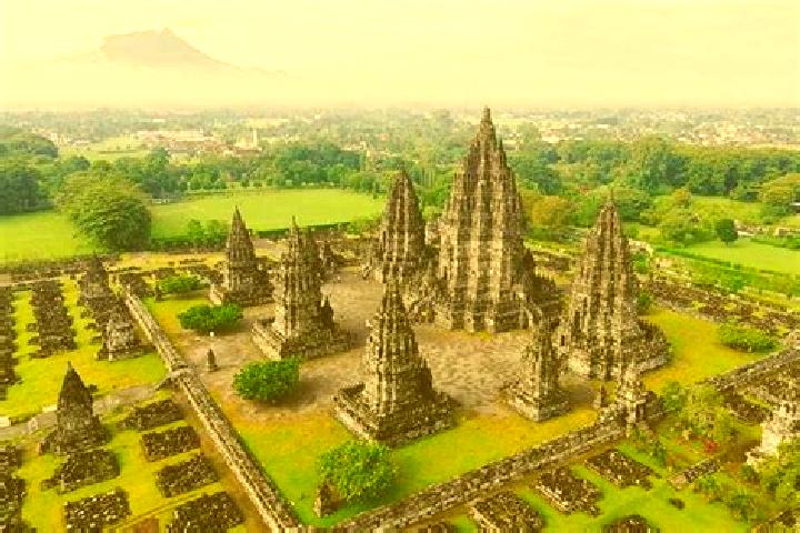 Maya, 29 — Escort in Candi Prambanan, Indonesia