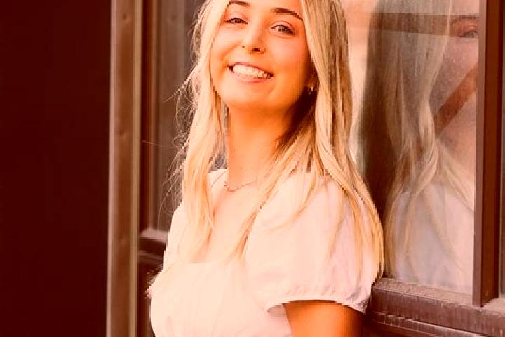 Maya, 29 — Escort in Pewaukee, United States