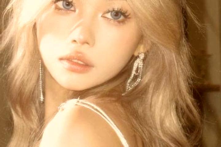 Maya, 30, a blonde grey-eyed asian companion based in Bolingbrook. Offering Massage, CIM, Fetish, A-Level. Available for incall and outcall, day and evening ...