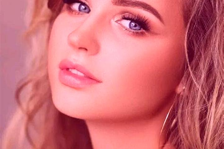 Maya, 30, a dark blonde blue-eyed slavic companion based in Yunquera. Offering Duos, Overnight, Striptease, 69, BDSM. Available for incall and outcall, overn...