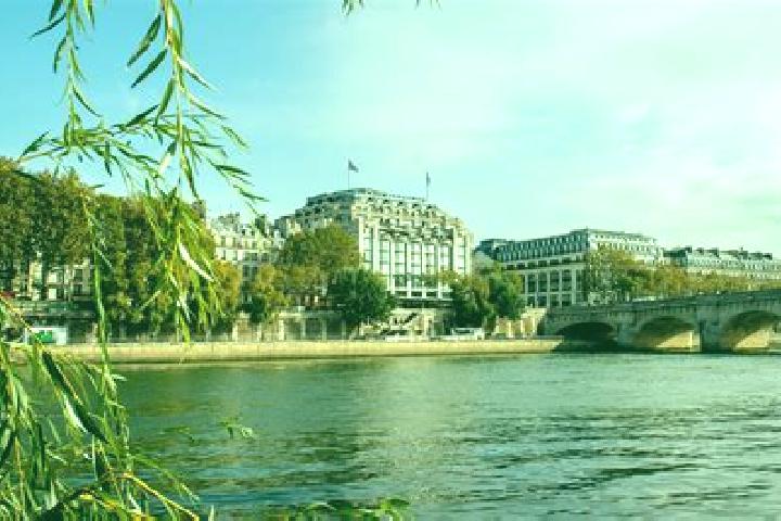 Maya, 30 — Escort in Cheval-Blanc, France