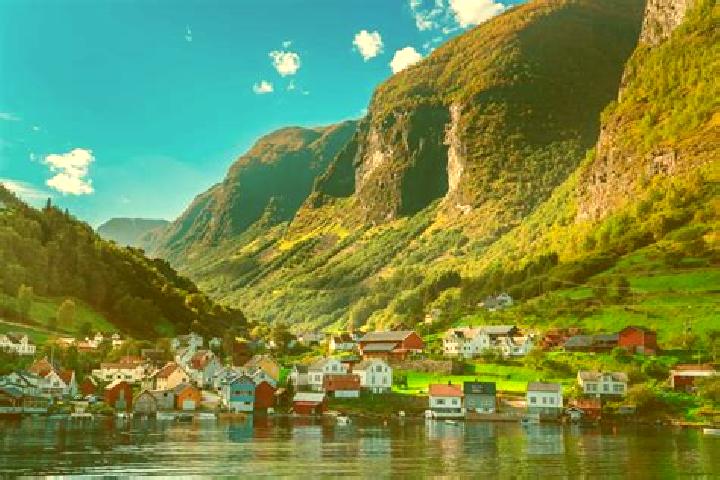 Maya, 30 — Escort in Leland, Norway