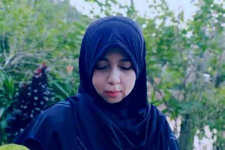 Maya, 30 — Escort in Wadeng, Indonesia
