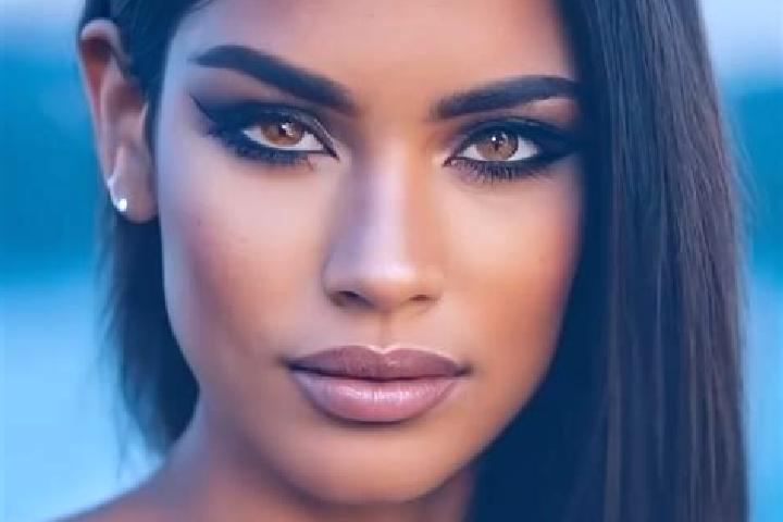 Maya, 31, a dark blonde amber-eyed latina companion based in Poblado Cinco. Offering Couples, Tantra, OWO. Available for incall and outcall, overnight bookin...