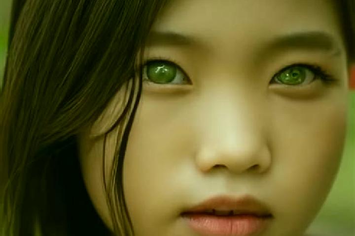 Maya, 32, a red green-eyed asian companion based in El Robledo. Offering BDSM, 69, CIM. Available for incall and outcall, day and evening dates.
