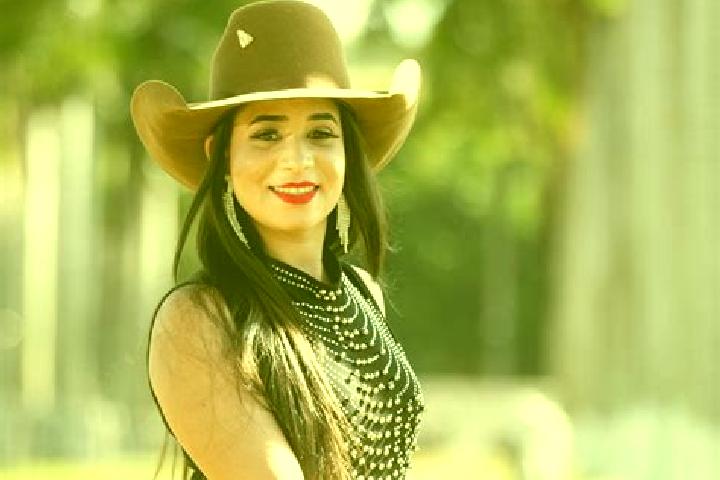 Maya, 32 — Escort in Firminopolis, Brazil