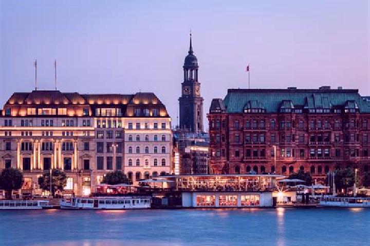 Maya, 32 — Escort in Flyinge, Sweden