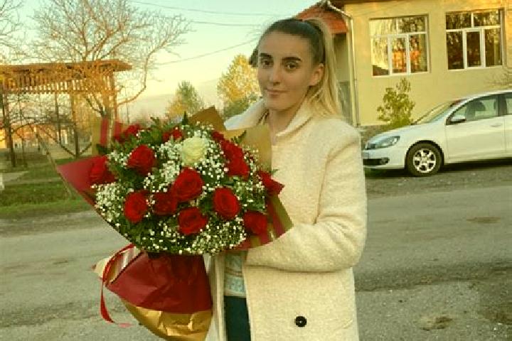 Maya, 32 — Escort in Voetin, Romania