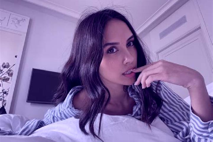 Maya, 33, a black grey-eyed mixed companion based in Flamanville. Offering Roleplay, Travel Companion, Girlfriend Experience. Available for incall and outcal...