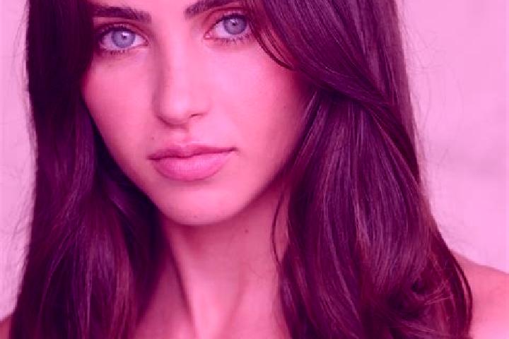 Maya, 33, a black hazel-eyed latina companion based in Zahna. Offering Girlfriend Experience, CIM, Domination, Dinner Date. Available for incall and outcall,...