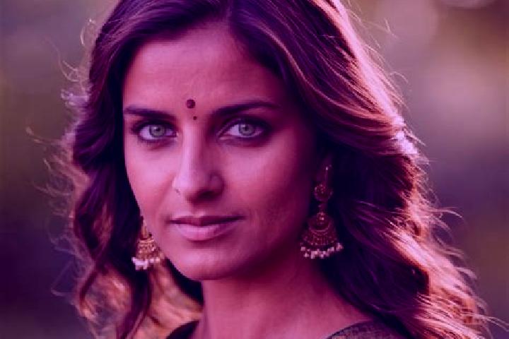 Maya, 33, a brunette green-eyed indian companion based in Wela. Offering Girlfriend Experience, Roleplay, Fetish. Available for incall and outcall, overnight...